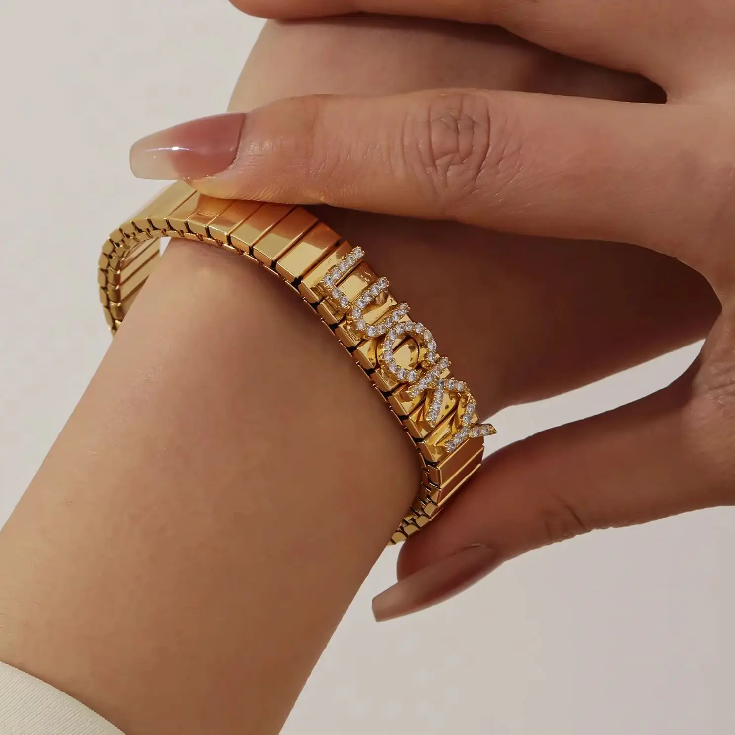 pulseira-personalizada-com-letra-de-zirconia-pulseira-elastica-personalizada-pulseira-de-aco-inoxidavel-joia-hip-hop-presente-de-dia-das-maes-para-mulheres