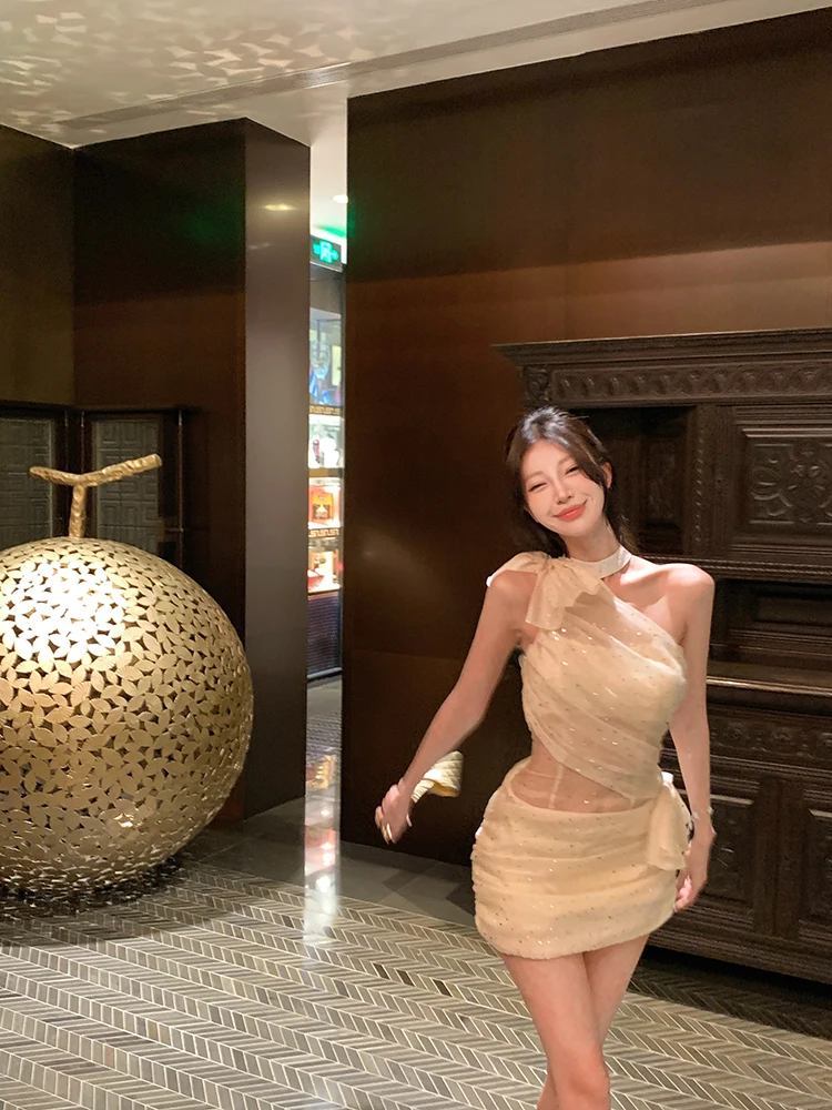 실버 폴카 도트 넥 라인 나비 매듭 드레스 허리 컷 아웃 디자인 여름 새 스타일 여성 패션 통근 한국어 버전 짧은 치마