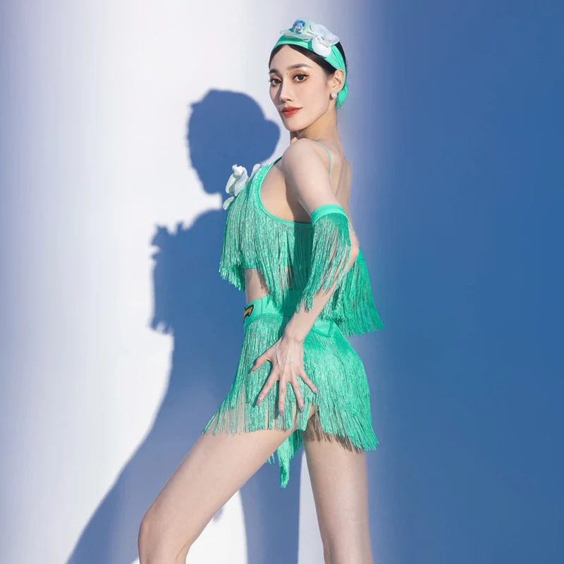 Costume de spectacle de danse latine pour adultes, ensemble haut et jupe à franges vertes, vêtements de scène Samba Cha Cha, Costume de danse d'entraînement pour femmes AMY2233