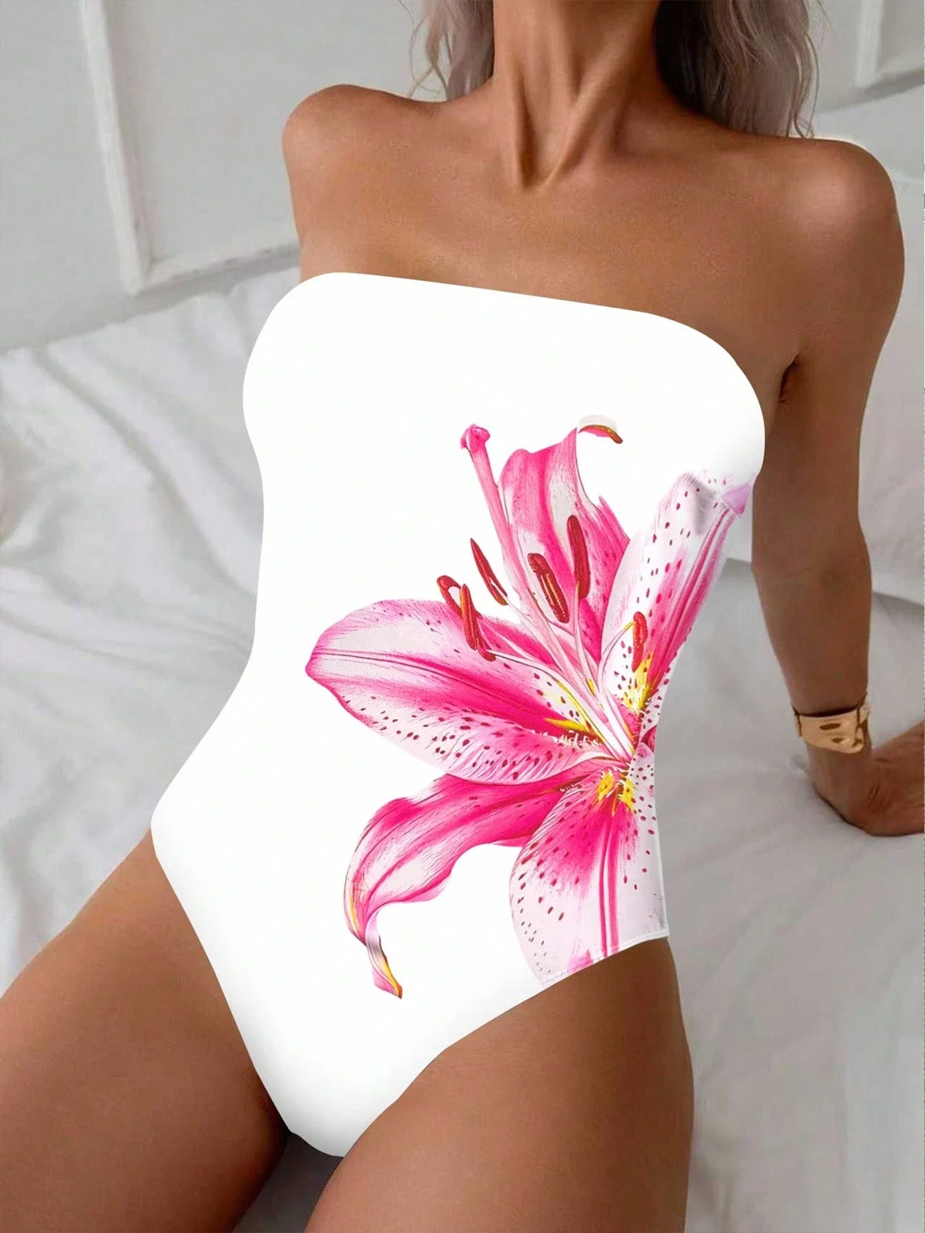 

Женский цельный купальник-бандо с цветочным принтом для пляжного отдыха