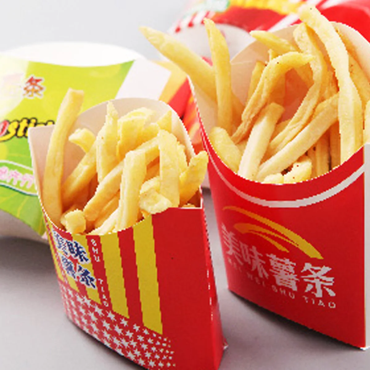 

100Pcs Durable Paper Chips Boxes Disposable Snack Holders for Popcorn Fries Cookies Packaging Supplies Chips Box