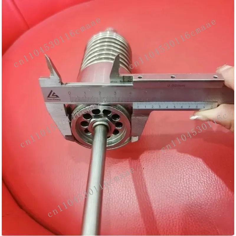 Main valve and auxiliary valve of three-in-one filling machine