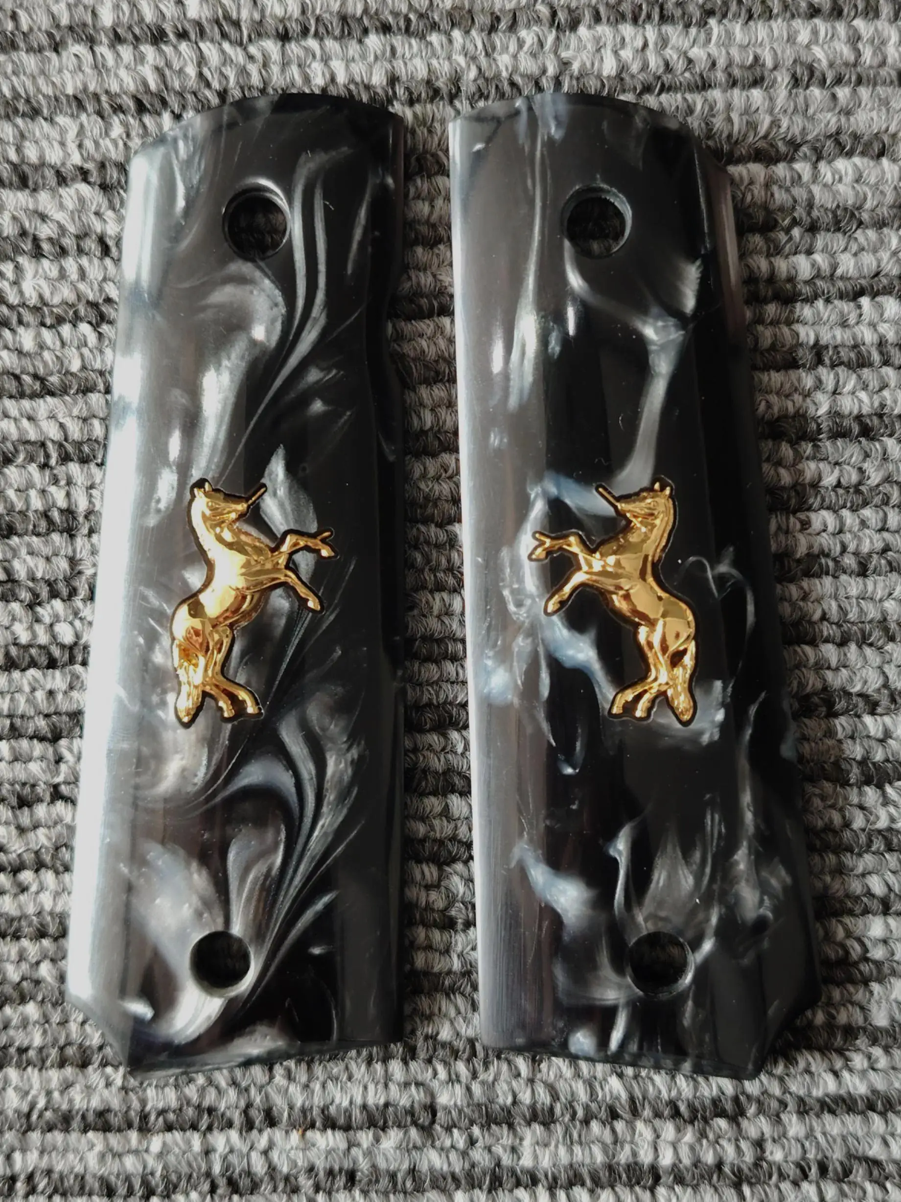 1911 Grips Full Size,Black pearl with Gold Horse,Fits Colt,Kimber,Springfield,Remington,Rock Island,Government Commander