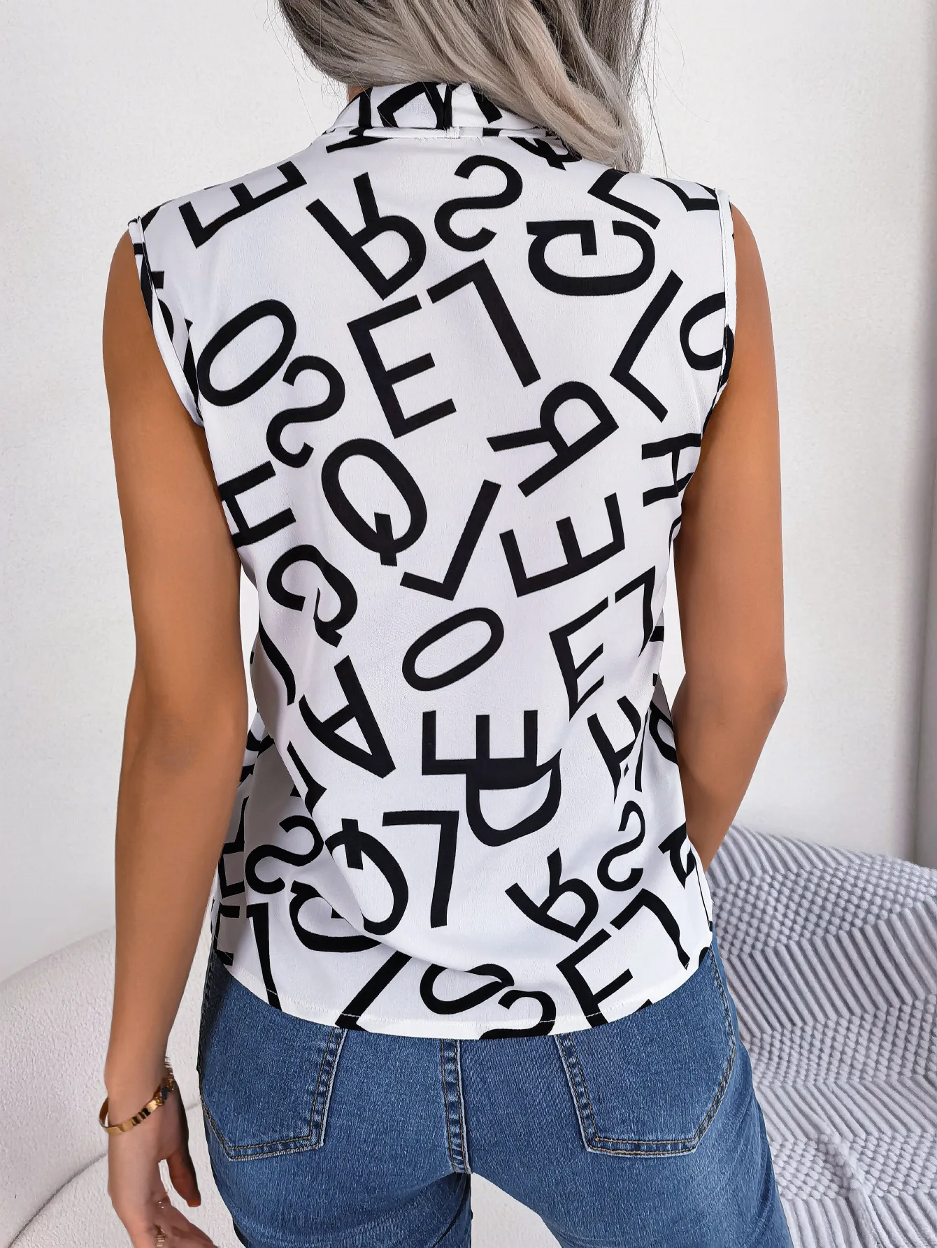 Casual Letter Print V Neck Sleeveless Chiffon Blouse Women 2024 Summer Fashion Top