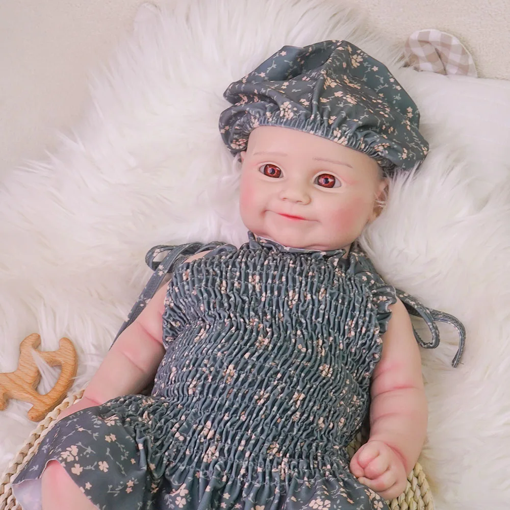 

19inch realistic silicone doll is soft and cute girl doll, a perfect gift for children aged 3 and up. No clothes