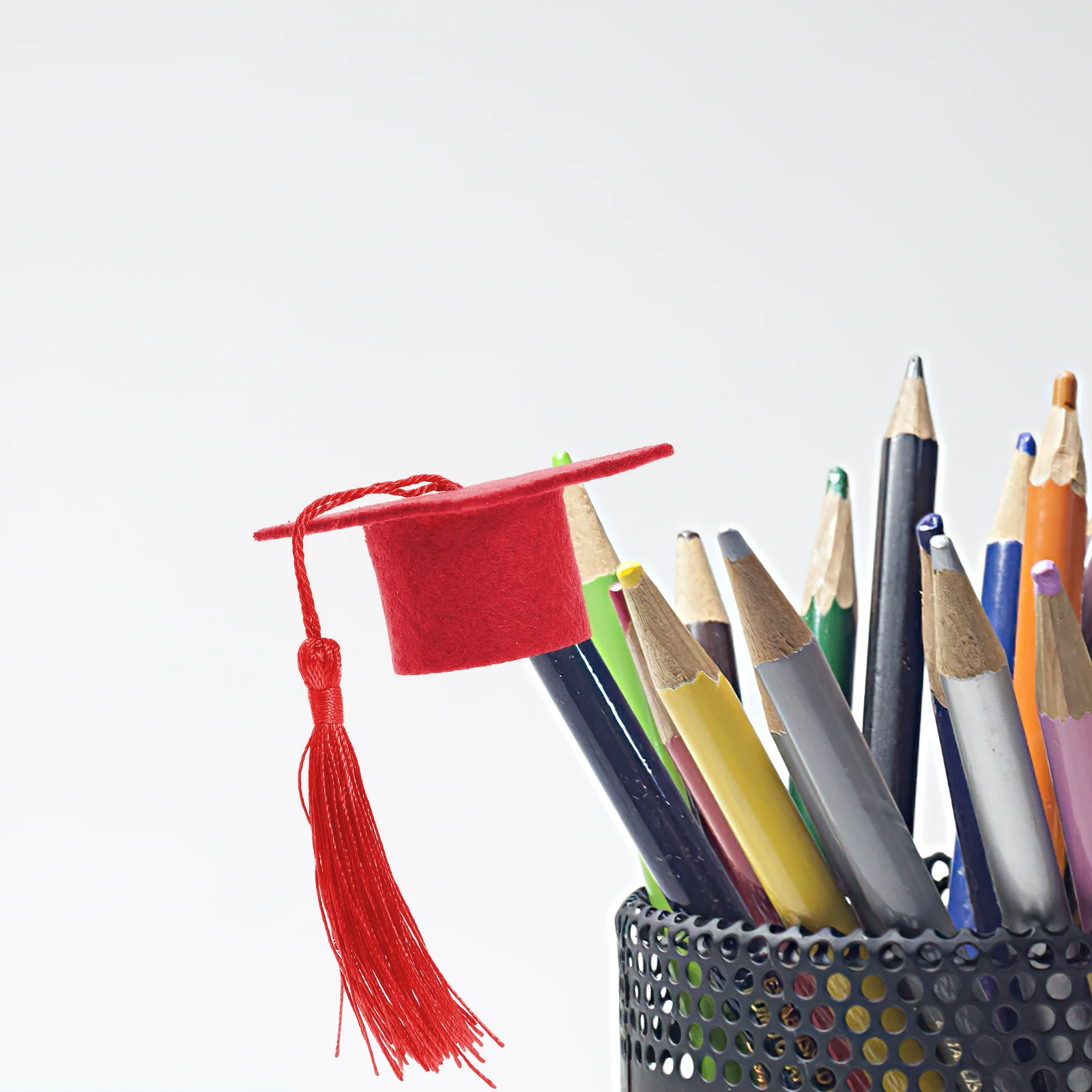 

4Pcs Mini Felt Graduation Hat Wine Bottle Toppers Doctoral Caps with Tassels Reusable Party Decor Bottle Covers