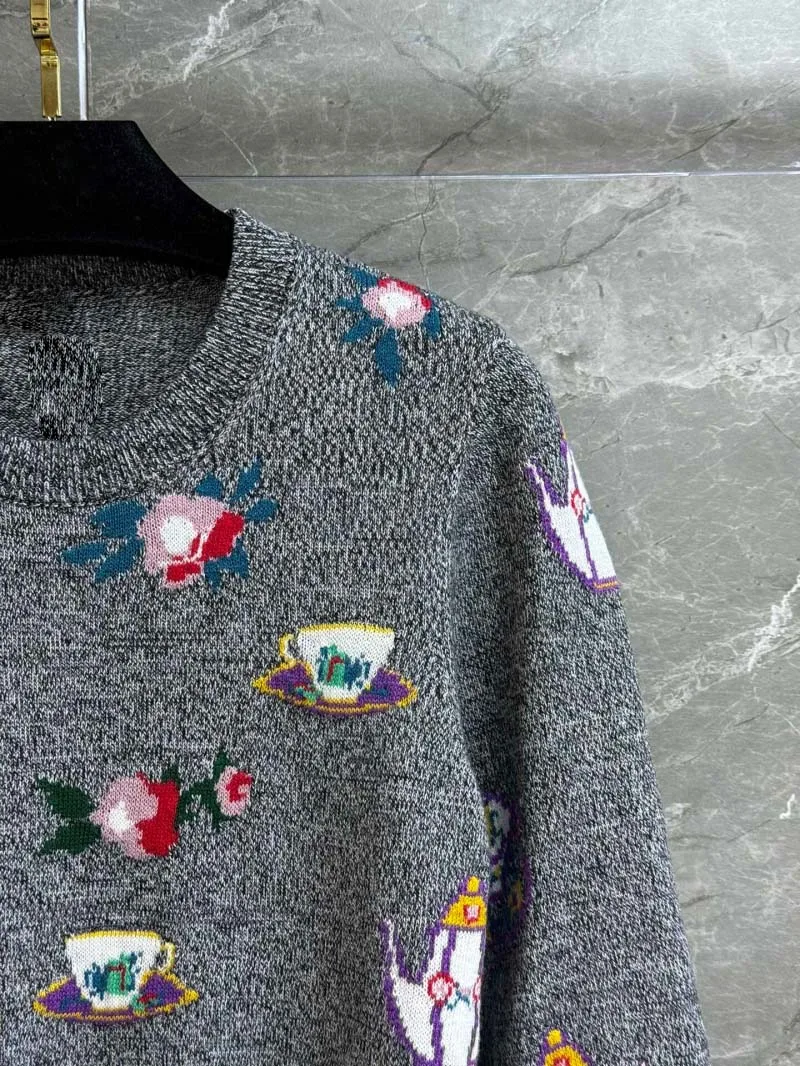 Women\'s sweater with niche design, fashionable and sweet temperament, embroidered flower cashmere knit pullover sweater