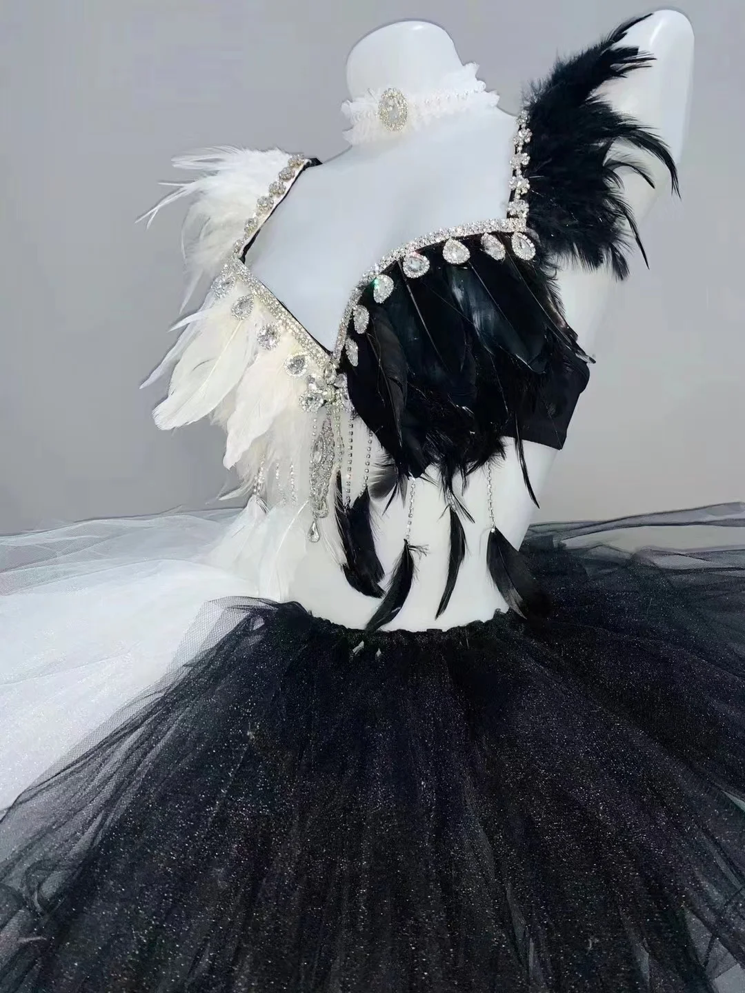 Sexy Music Festival Party Rave Outfit Shiny Rhinestones Black White Feather Splice Bikini Tutu Skirt Singer Dancer Stage Wear