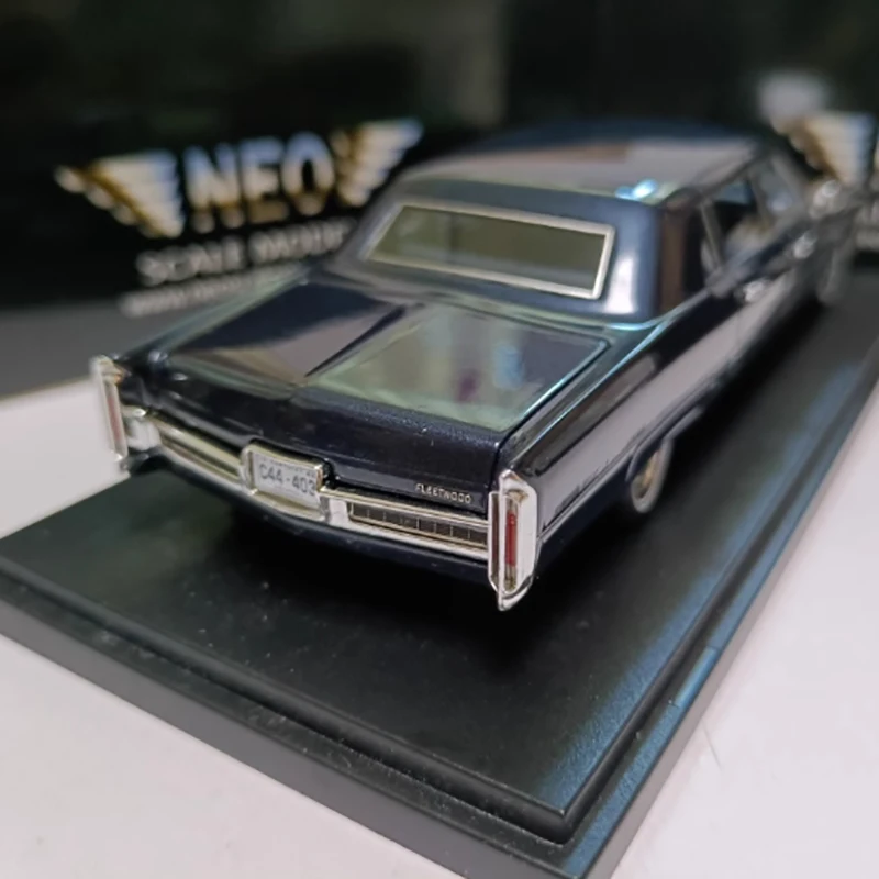 1:43 Scale Fleetwood 75 1966 Resin Automobile Model Exquisite Finished Product Simulation Toy Collection Gift Model