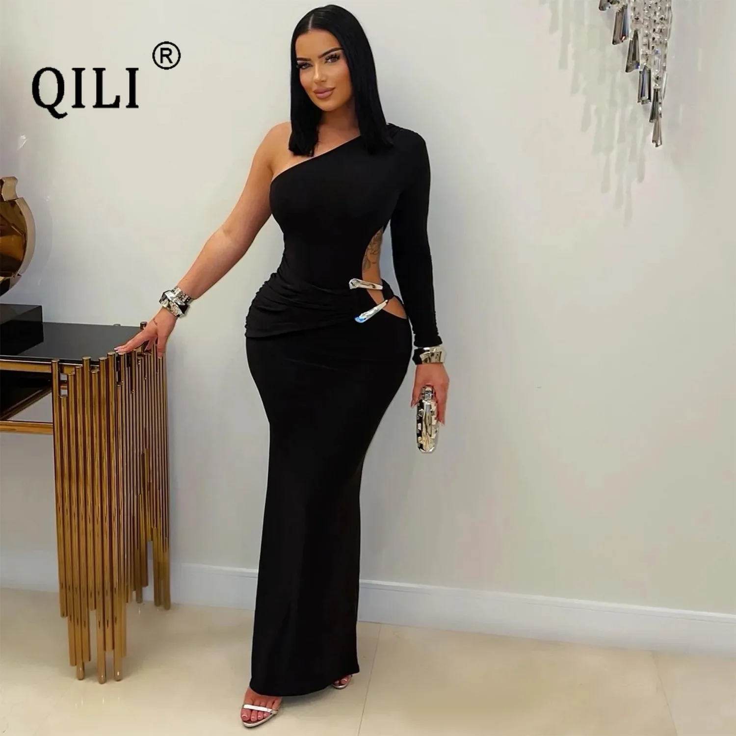 فستان QILI بكتف واحد وأكمام طويلة للنساء، فساتين سيدة سوداء مثيرة