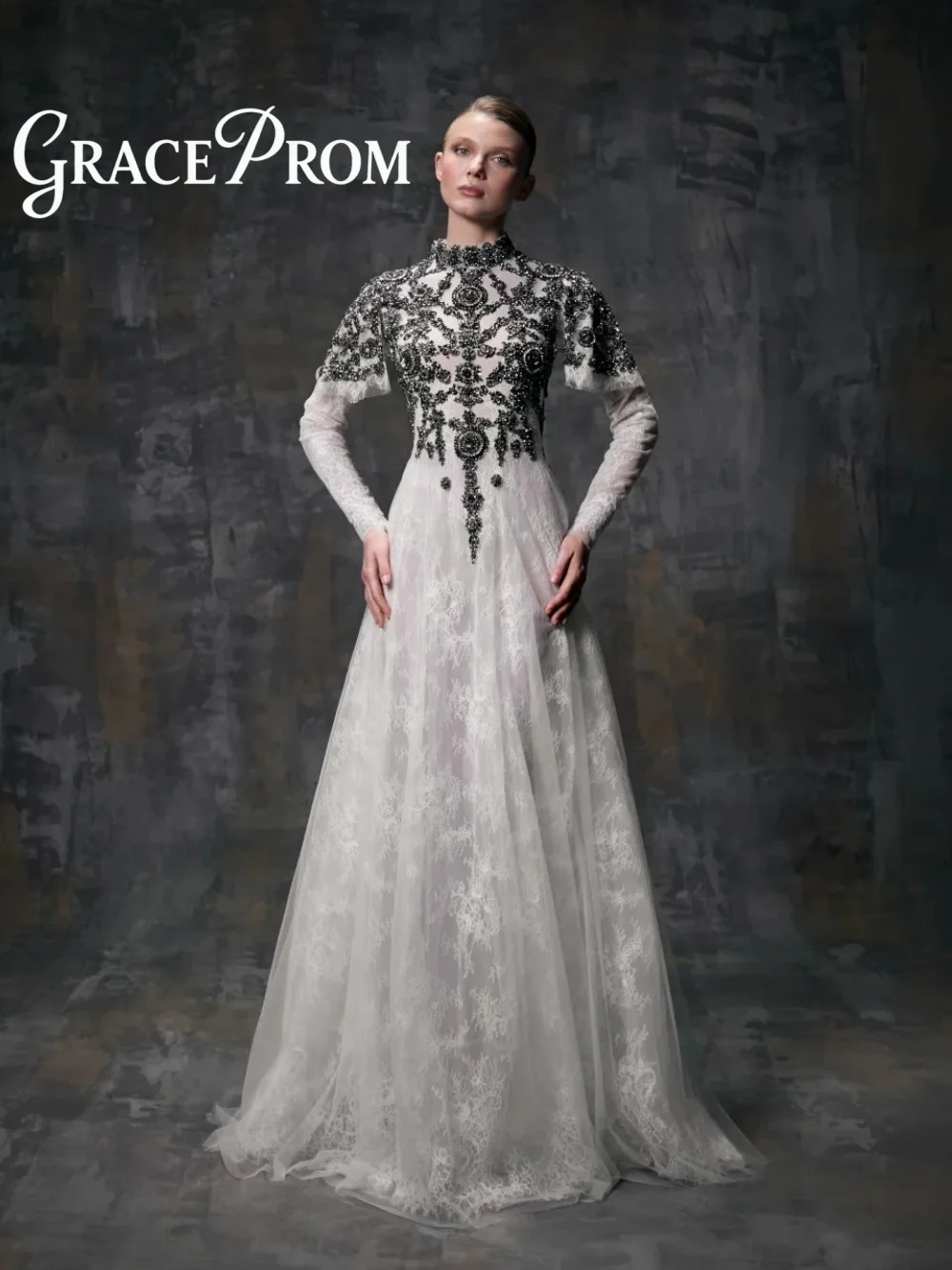 

Dramatic High Neck Evening Dress 2026 Striking Black White Red Carpet Gown Elegant A Line Floor Length Gala Gown فساتين س