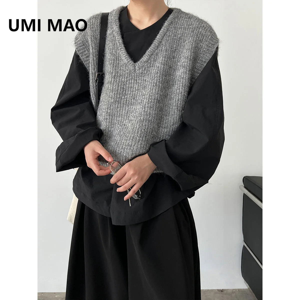 

UMI MAO мягкий шерстяной вязаный жилет с v-образным вырезом для женщин, осенний новый простой многослойный жилет в корейском стиле, топ Femme Y2K