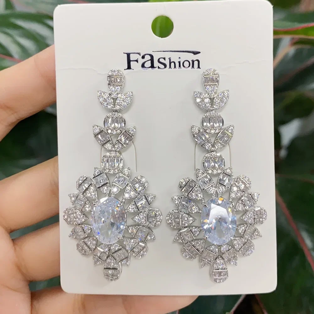 

Soramoore New Trend Sparkling Shiny Rhinestone Love Type Women's Earrings Dinner Party Fashion Statement Jewelry Accessories