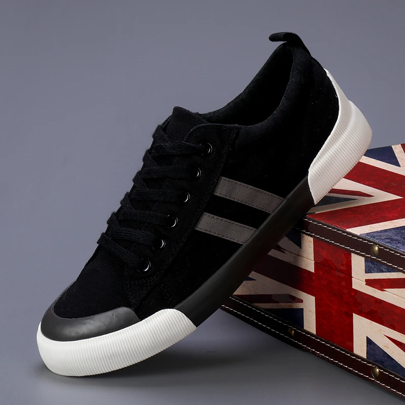 Retro Red Canvas Shoes Men Spring Summer Men's Casual Shoes 2023 New Designer Lace-up Vulcanized Shoes for Men Flat Sneakers