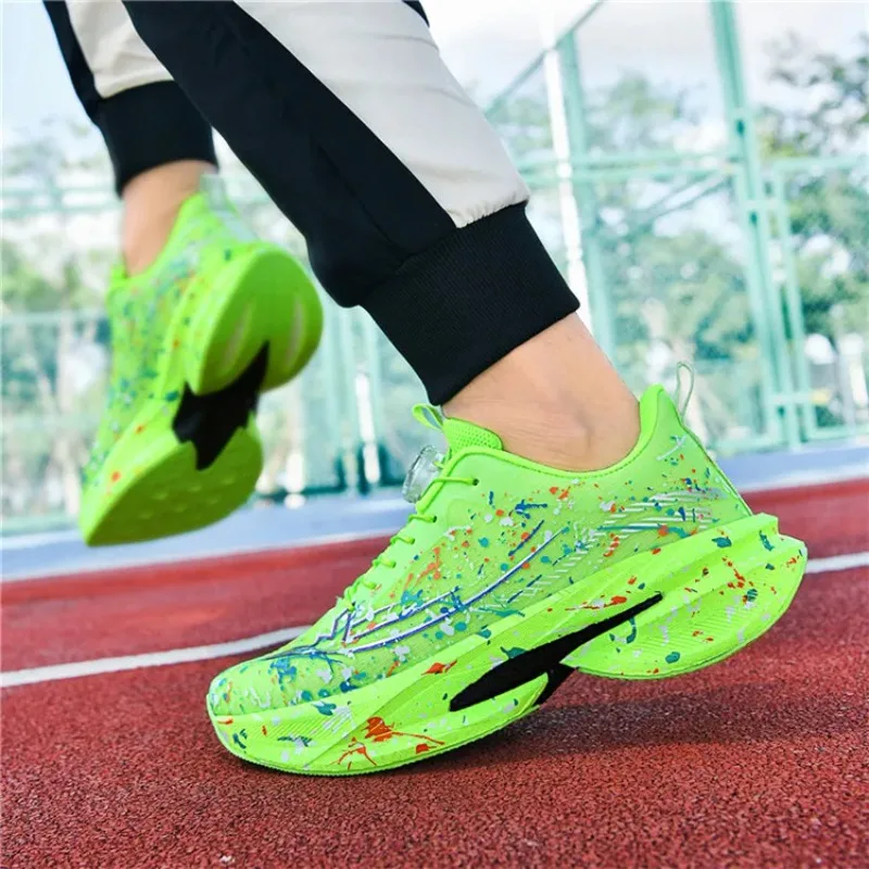 New Running Shoes Breathable Lightweight Sports Shoes Men Rotating Buckle Comfortable Wear-resistant Anti-slip Casual Shoes Men