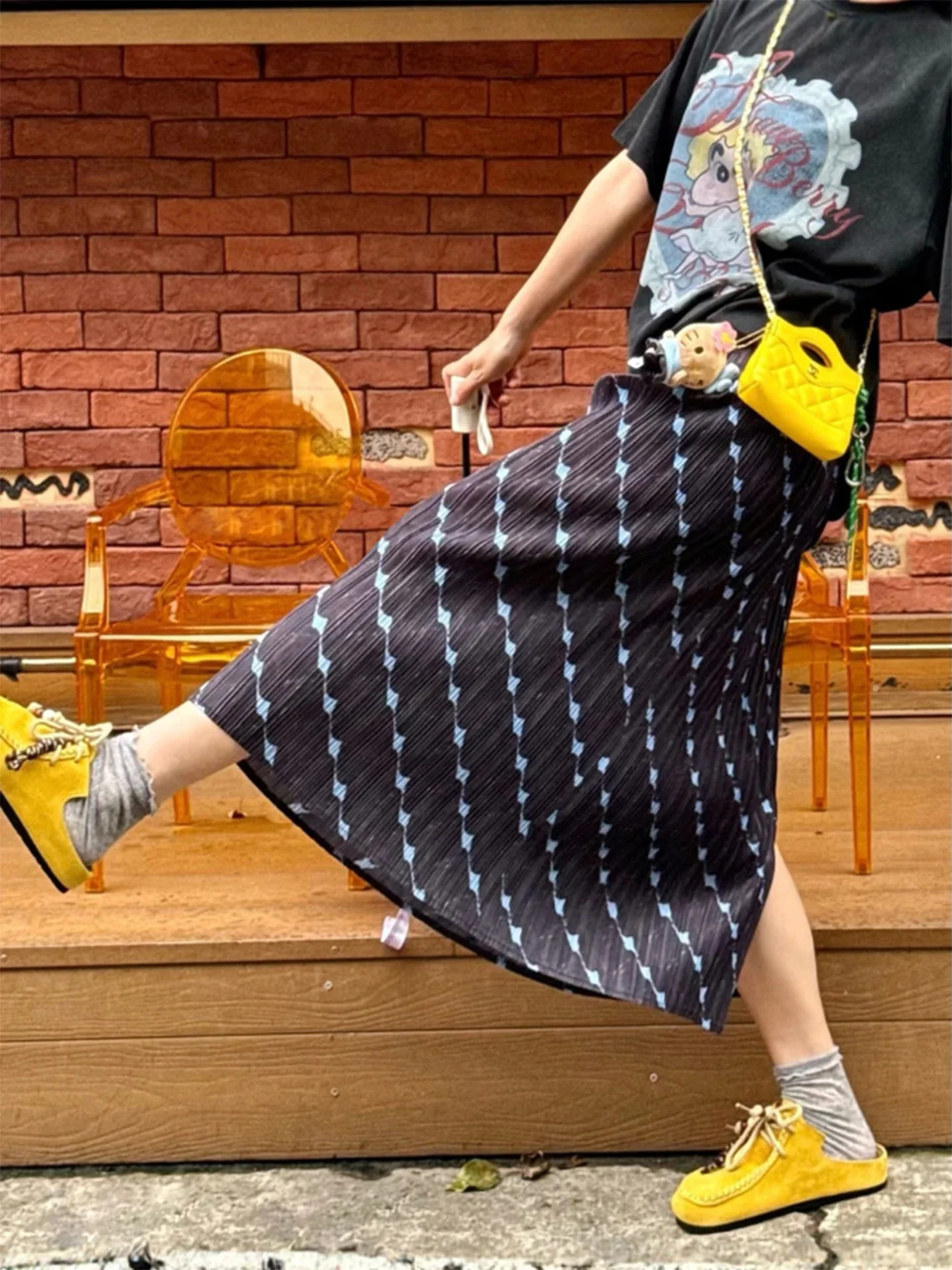 Modern Geometric High Waist Slimming Half Skirt Women's Thin Straight Cut Summer New Style Three Houses Pleated Skirt