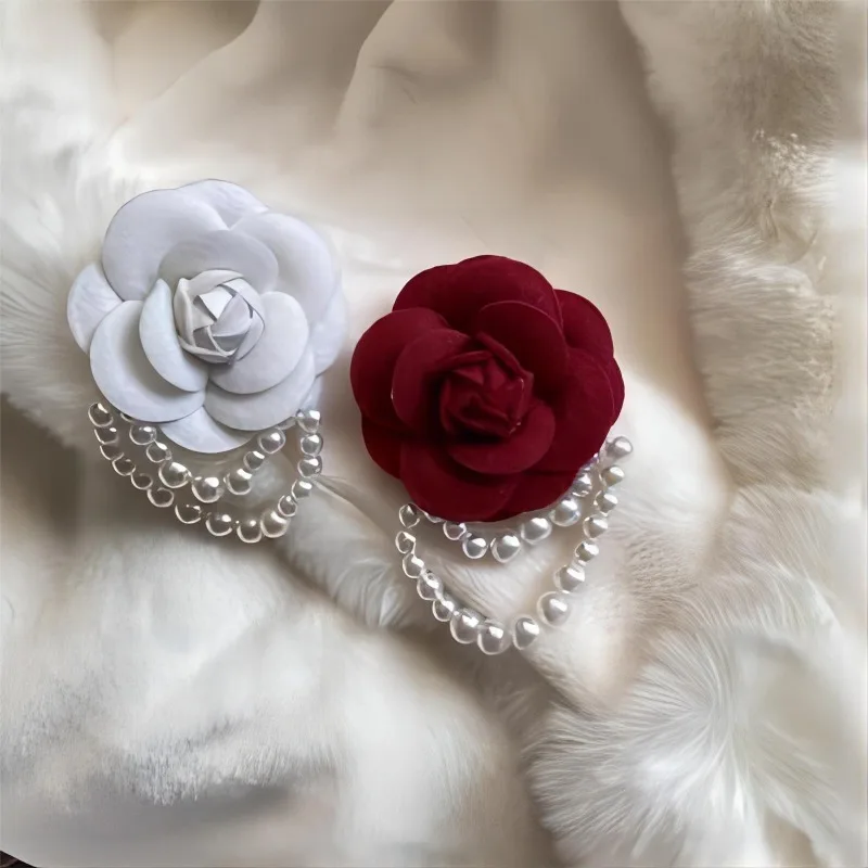 Stereoscopic Camellia Flower Brooch Fragrant Wind Style Pearl White High-end Collar Flower Brooches for Women Elegant Accessory