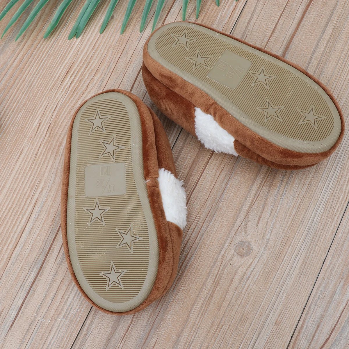 

1 Pair Children Winter Warm Cotton Slippers Non-Slip Christmas Design Indoor Outdoor Kid Shoes Cartoon Elk Pattern Machine