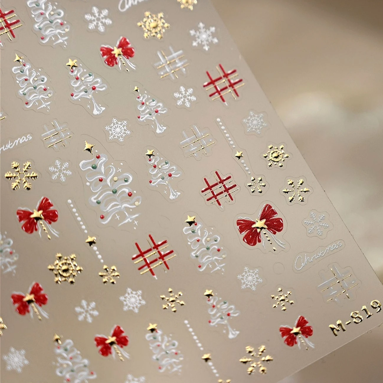 الشتاء شجرة عيد الميلاد الأحمر Bowknot ستار الثلج كريستال الكرة ثلج الزنجبيل سانتا كلوز مسمار الفن ملصقات جديدة الشارات أداة
