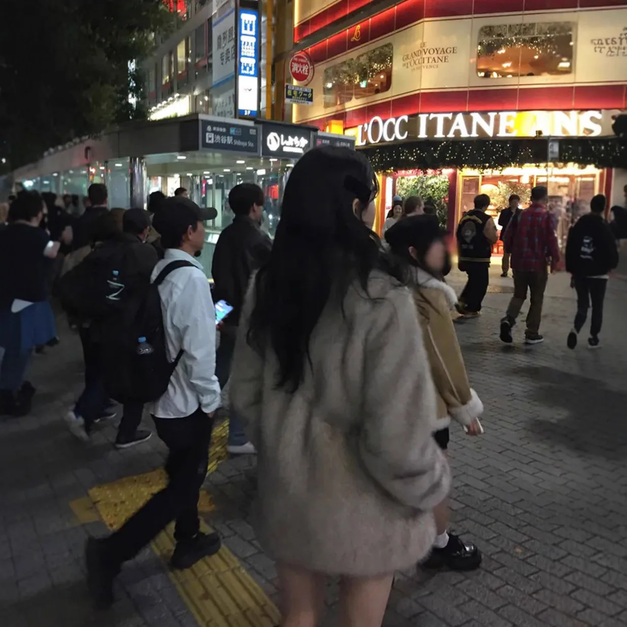 Damskie płaszcze ze sztucznego futra, grube ciepłe kurtki z wykładanym kołnierzem, kurtka w stylu Y2k streetwear, elegancka odzież wierzchnia do pracy, jesień zima 2025