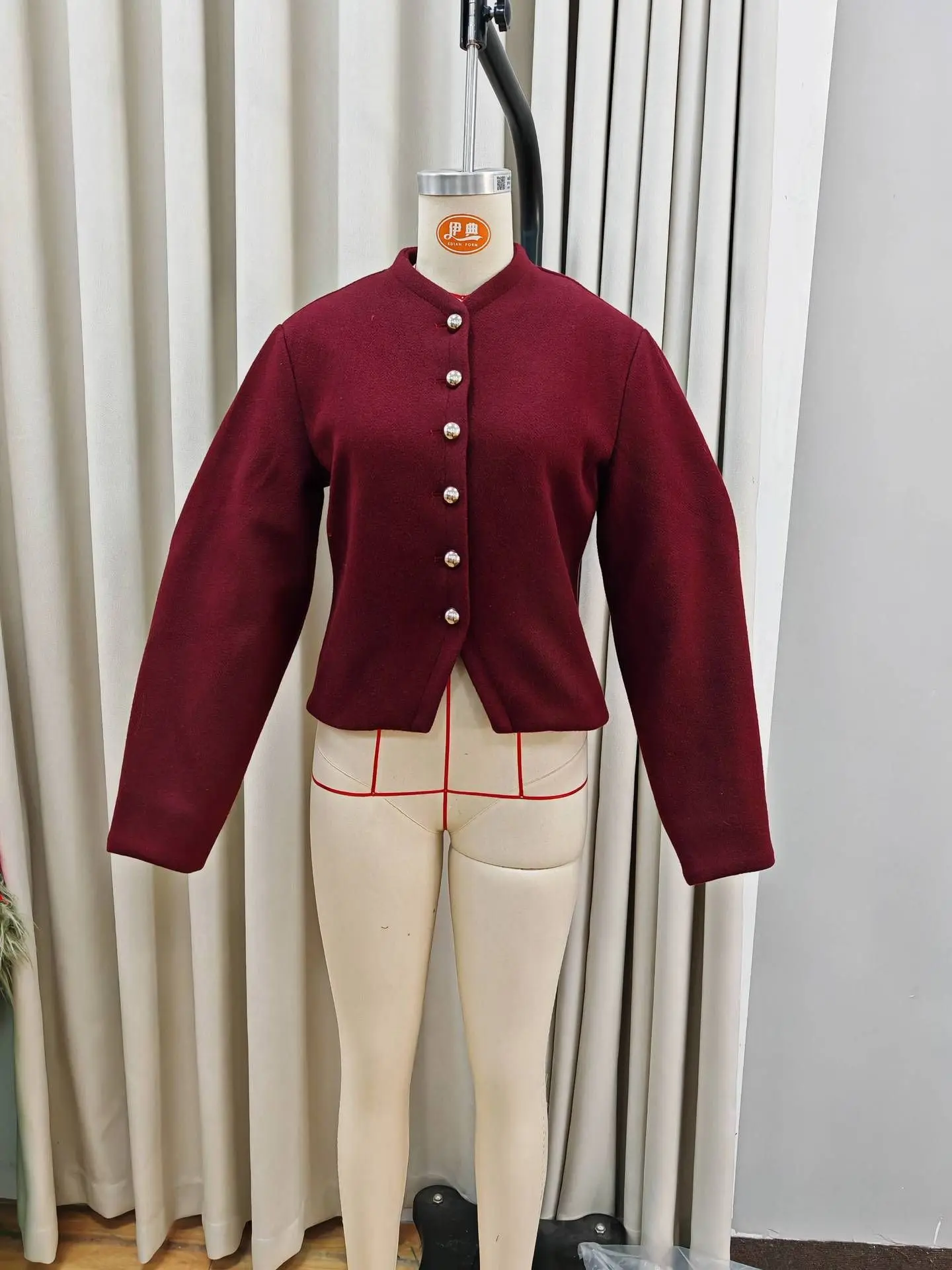 Spring 2025 New Retro Short-Sleeved Coat - Fashionable Street Casual Jacket