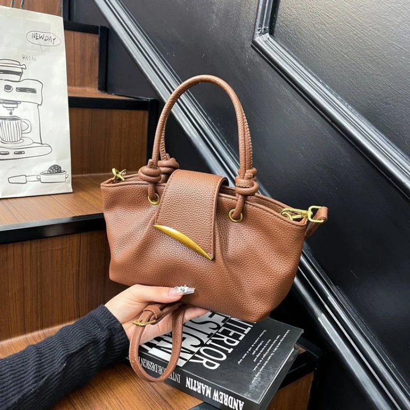 

Elegant Women's Handbag Made Of Premium Leather Boasting Paris Style And High-End Lasting Commuter Design​