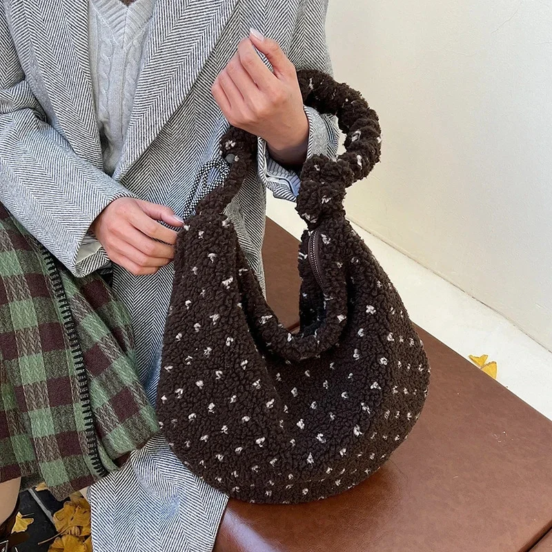 

Плюшевая сумка через плечо в горошек, большая сумка через плечо под мышками, корейская зимняя сумка из искусственного меха для женщин, подростков, уютный рождественский подарок
