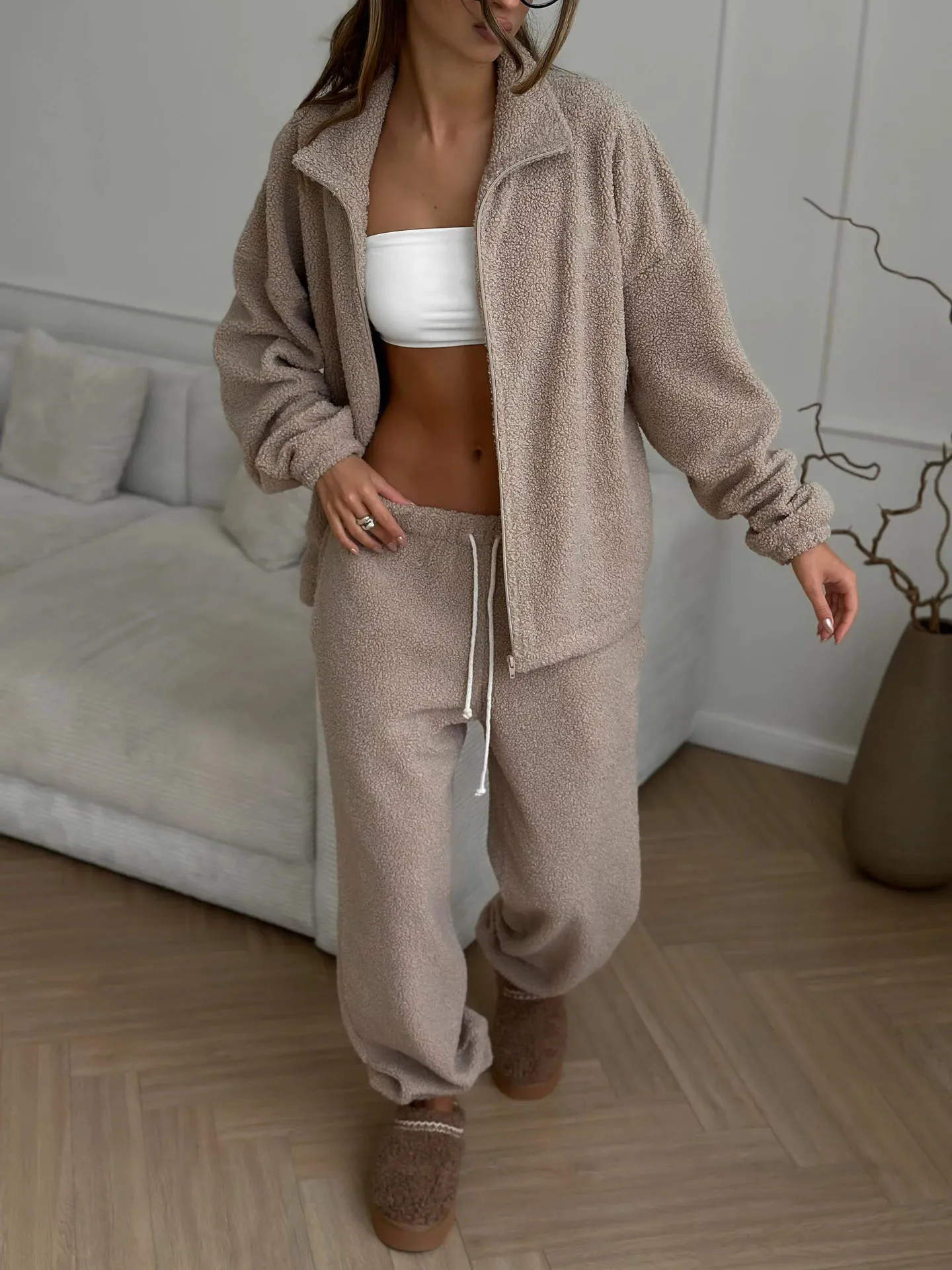 

Casual Plush Two Piece Set Loose Stand Collar Zipper Long Sleeved Top High Waist Lace Up Trousers Set Autumn New Women Clothing