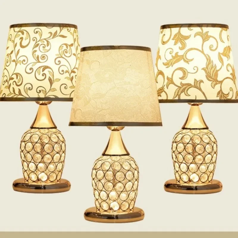 Candeeiro de mesa de cristal estilo europeu, candeeiro de cabeceira criativo, simples e moderno, quente e romântico, no quarto
