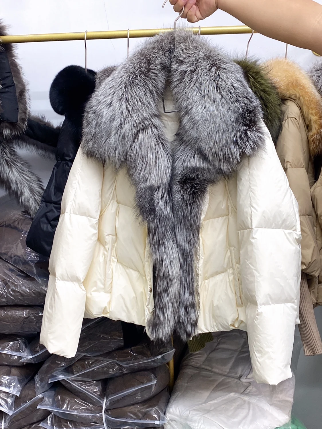 2025 Women's Clothing High quality loose large fur collar duck down short down jacket Autumn Winter New 1102