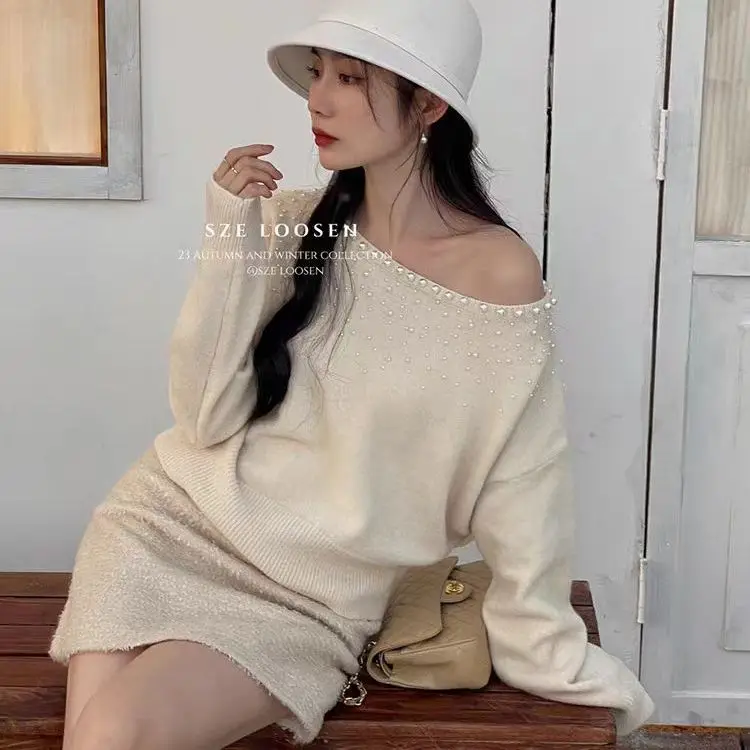 2025 Autunno francese retrò rosso perla design senso pendolarismo temperamento versatile maglione con un colletto per le donne