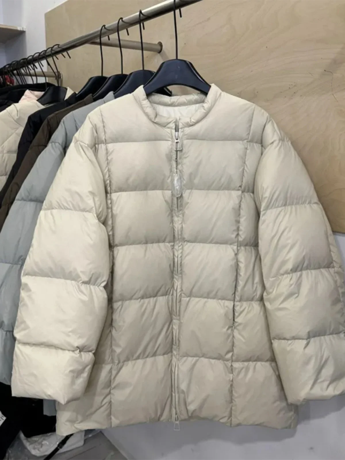 

Женская клетчатая хлопковая куртка с воротником-стойкой, утепленная, зимняя, модная, свободного кроя, теплая, средней длины, в корейском стиле, с длинными рукавами