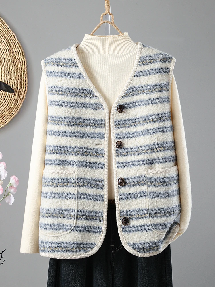 Retro Style Embroidered Plaid Lamb Fur Vest Women's Autumn Winter Slimming V-Neck Layering Top Warm Polyester Nylon Fabric