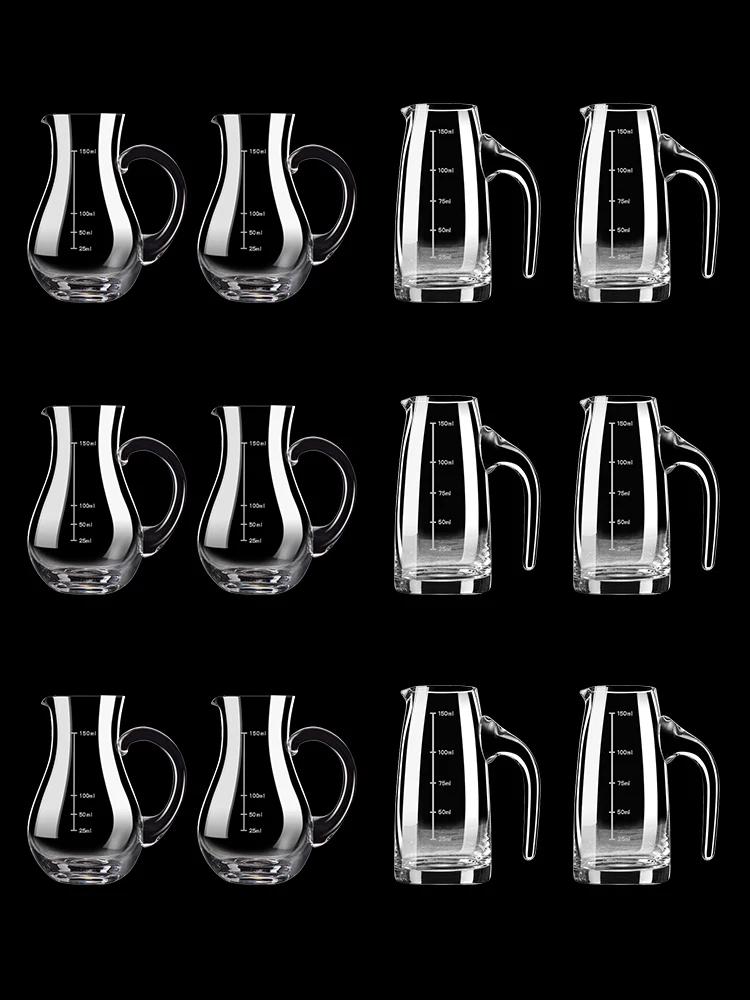 A small glass wine dispenser set of 100ml for home restaurants