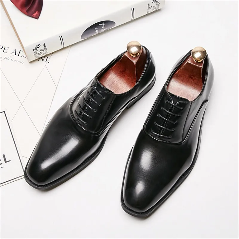 2022 New Four Seasons British Simple Soft Surface Business Formal Leather Shoes Men\'s Lace Casual Gentleman Office Wedding Shoes