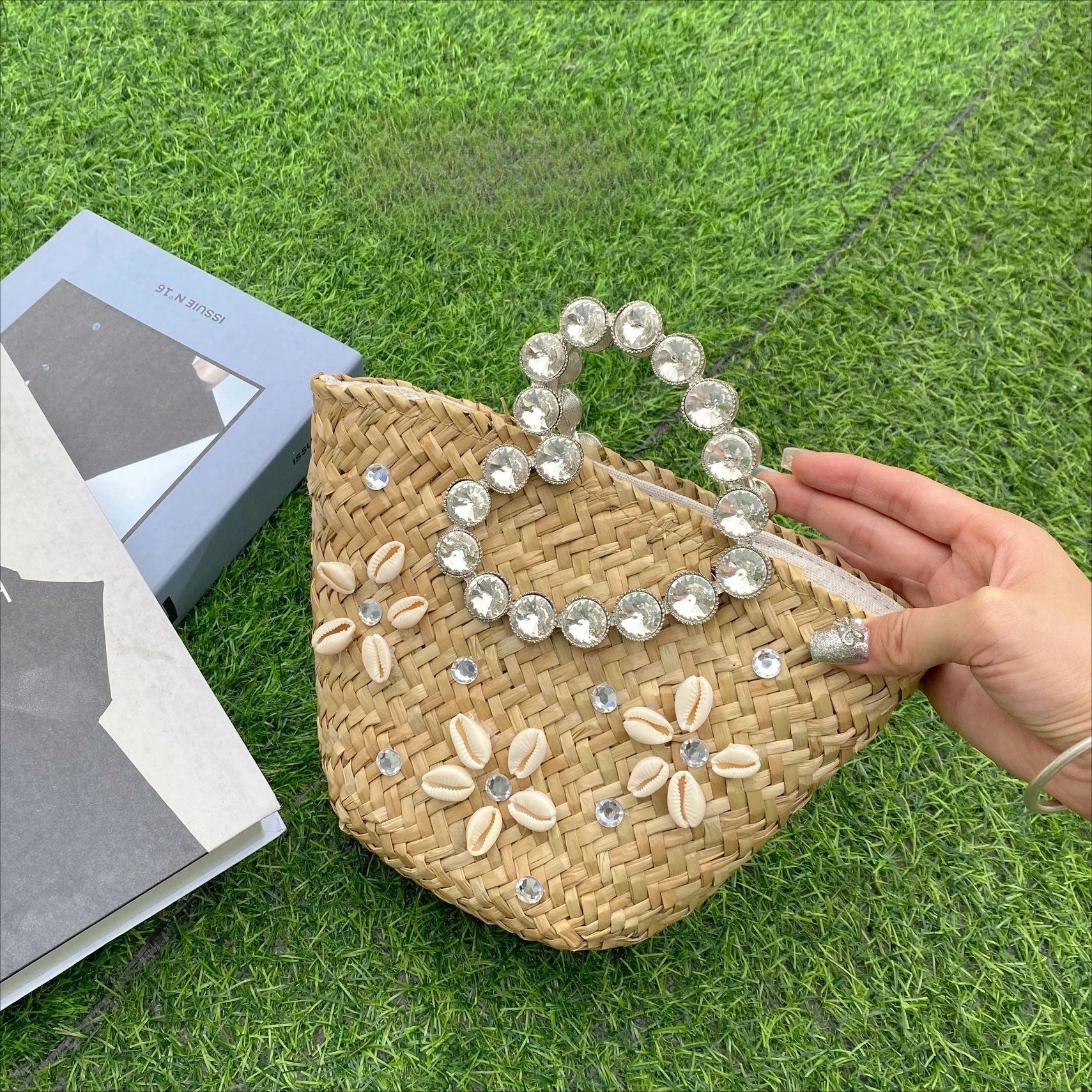 Holiday beach seaside woven straw vegetable basket sparkling rhinestone love flower shell bucket clutch messenger bag