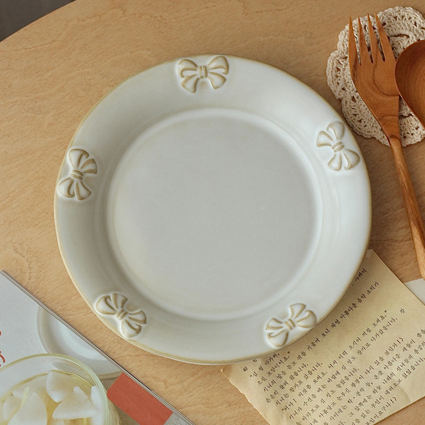 Plato de cerámica con lazos en relieve Retro, horno redondo, platos de frutas esmaltados, cocina para el hogar, desayuno, pan, vajilla de comedor de porcelana