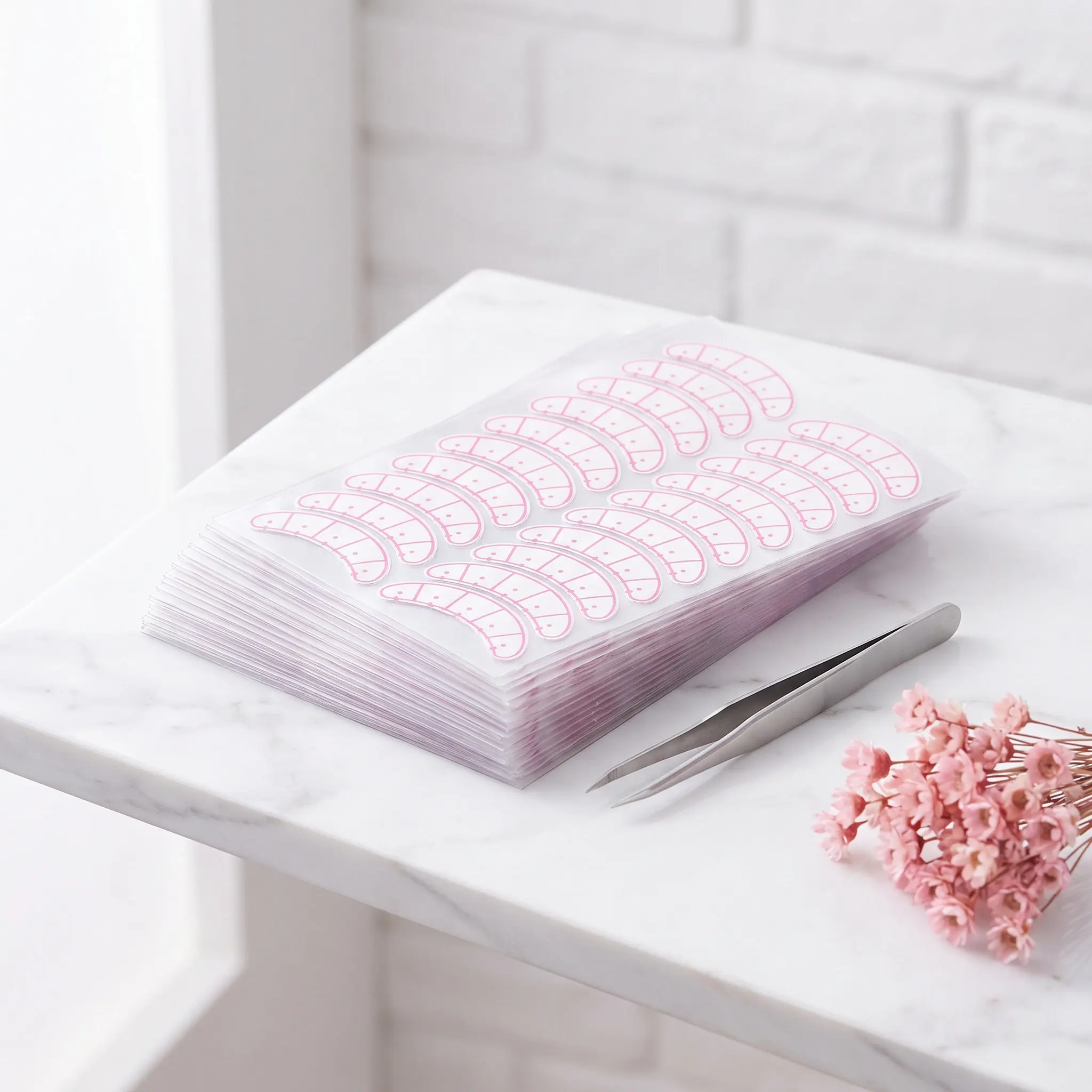 30Sheets Eyelash Positioning Patches Gentle Adhesive Lash Extension Sticker for Technician Practice Confidence Building