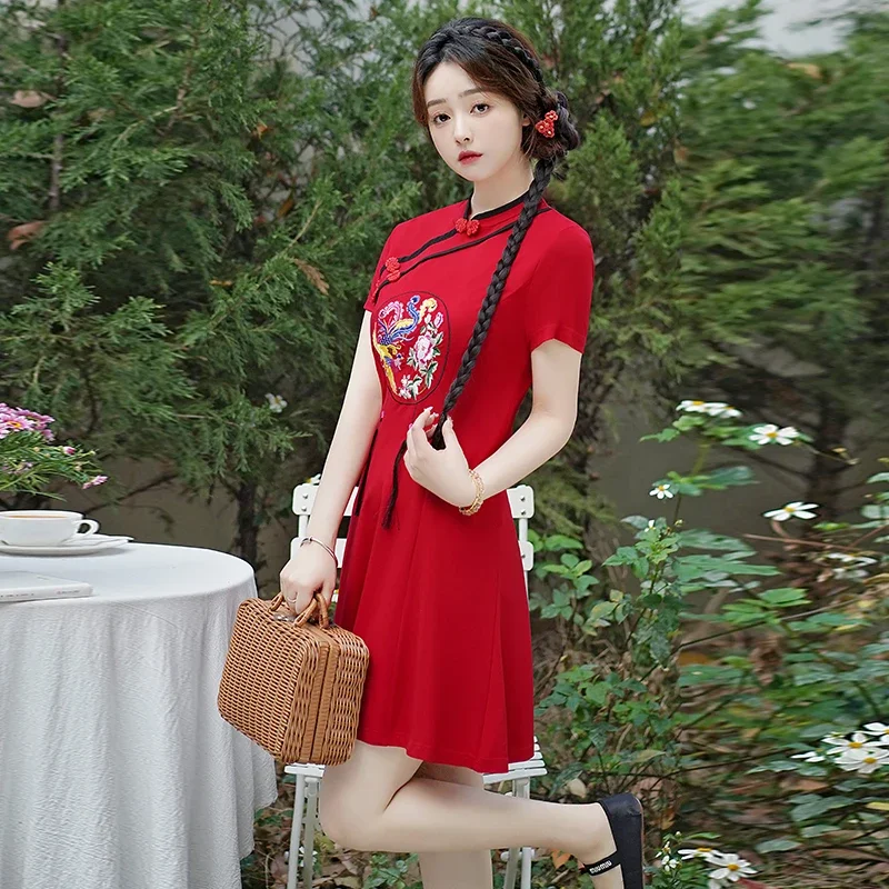 

Вышитое Cheongsam, китайское новогоднее винтажное красное платье Ципао для свадебной вечеринки, лето 2025, женское платье с короткими рукавами