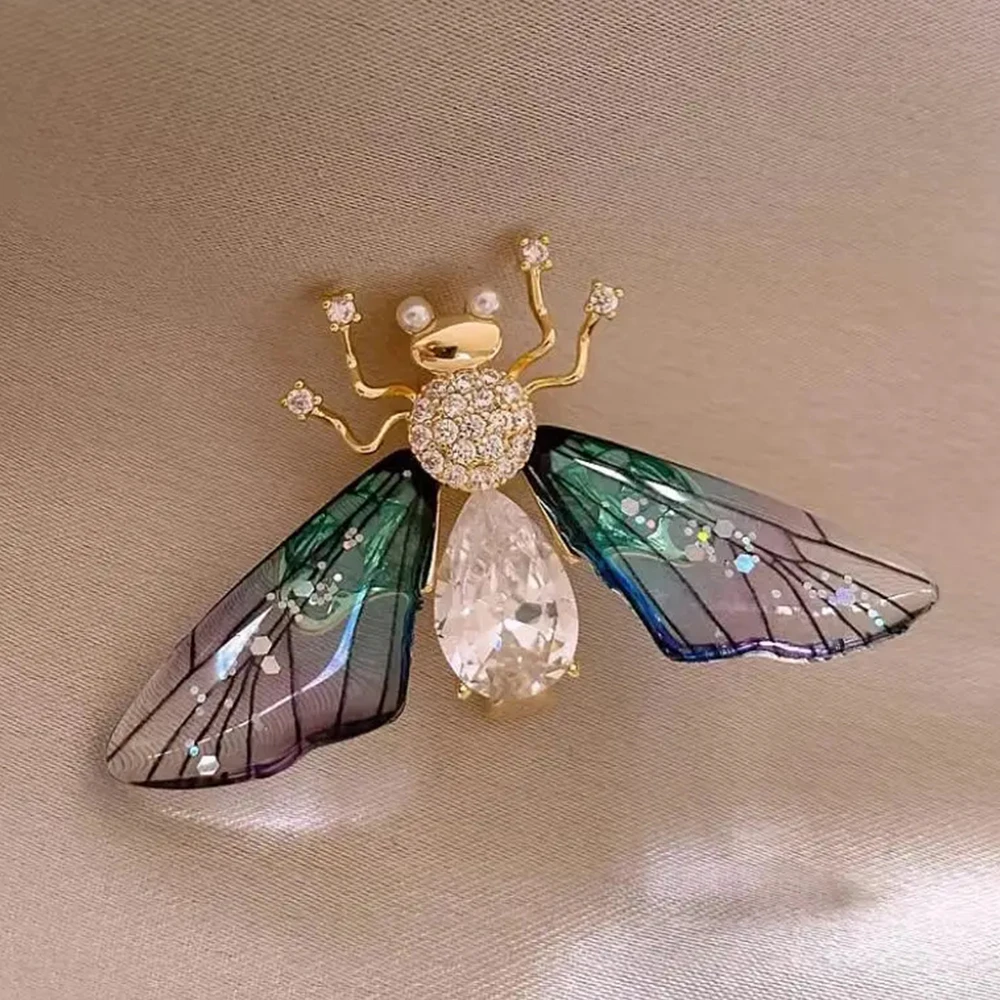 Fashion Resin Transparent Wings Bee Brooch For Women Delicate Design Little Insect Lapel Pins Crystal Animal Badge Jewelry Gifts