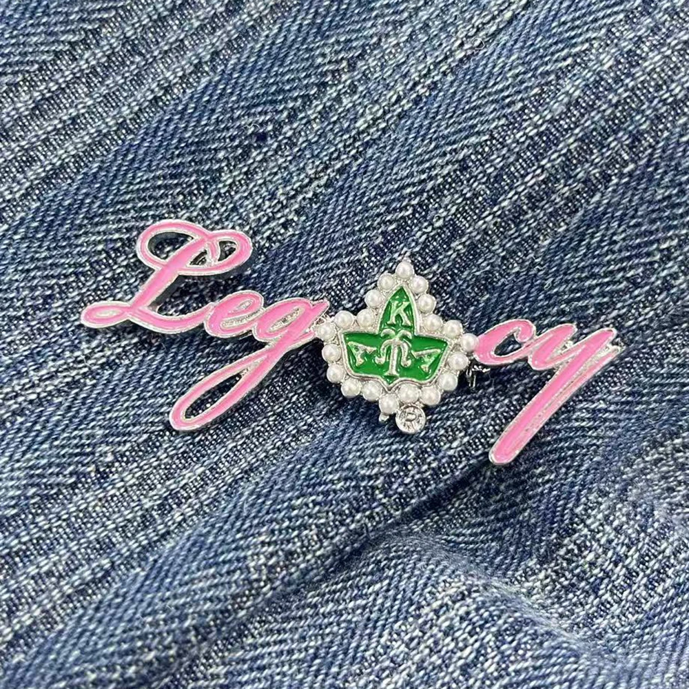 Spilla da Sorority Ivy in Smal - Embroidery Alpha recensione e prezzo