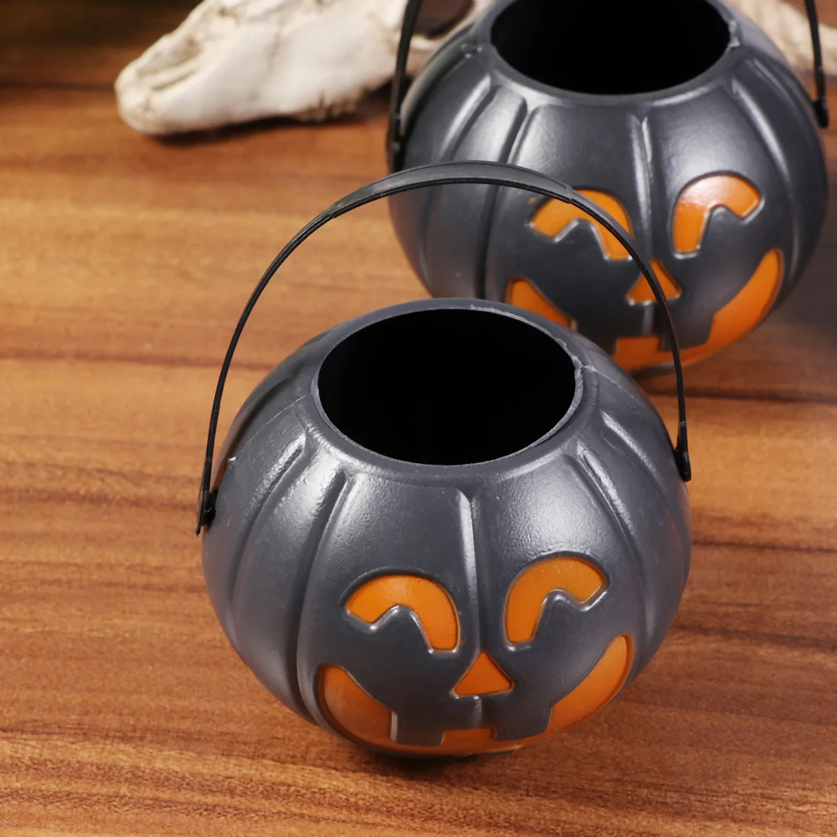 

12Pcs Halloween Pumpkin Bucket Hollow Light Decoration Party Prop Pumpkin Ornament for Haunted House Stage Bar Decor