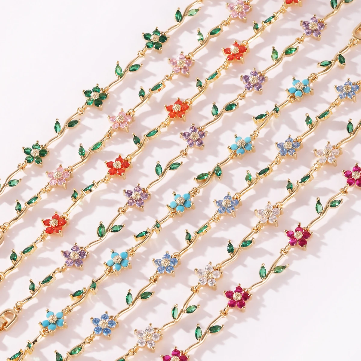 Luxuriöses Mehrfarbiges Edelstein-Blumen-Armband Vergoldetes Blattranken-Kettenarmband Romantischer Hochzeits- und Partyschmuck für Frauen