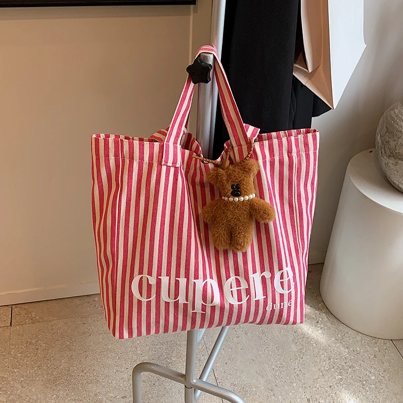 Large capacity striped tote bag, shoulder bag, canvas bag, casual trend, letter pattern, teddy bear doll decoration