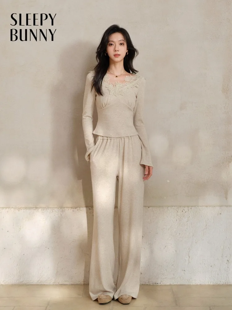 

Elegant Lace V Neck Lounge Set for Women Autumn Soft Knit Top and Elastic Waist Pants Casual Two Piece Outfit with Relaxed Fit