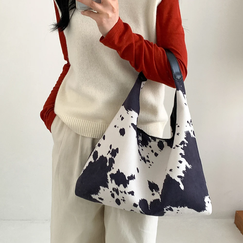 

2025 Trendy Designed One Shoulder Bag for Women Fashion Contrast Color Buckle Underarm Bags Commute All-Match Armpit Packs