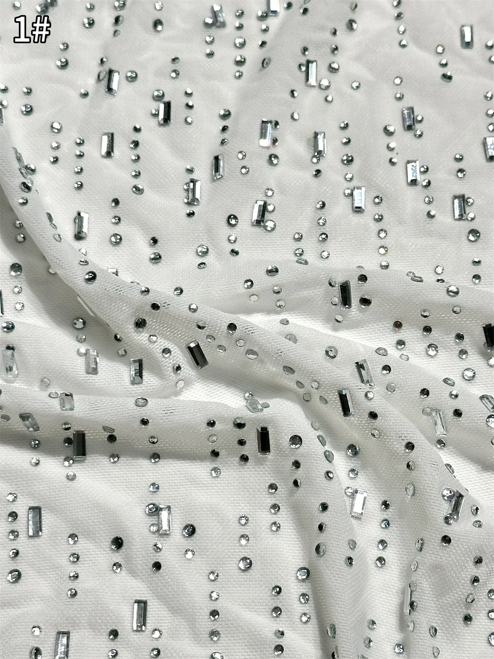 

Белая африканская кружевная ткань с кристаллами, сетчатая ткань с камнями, стразы, нигерийские и французские кристаллы для платьев.