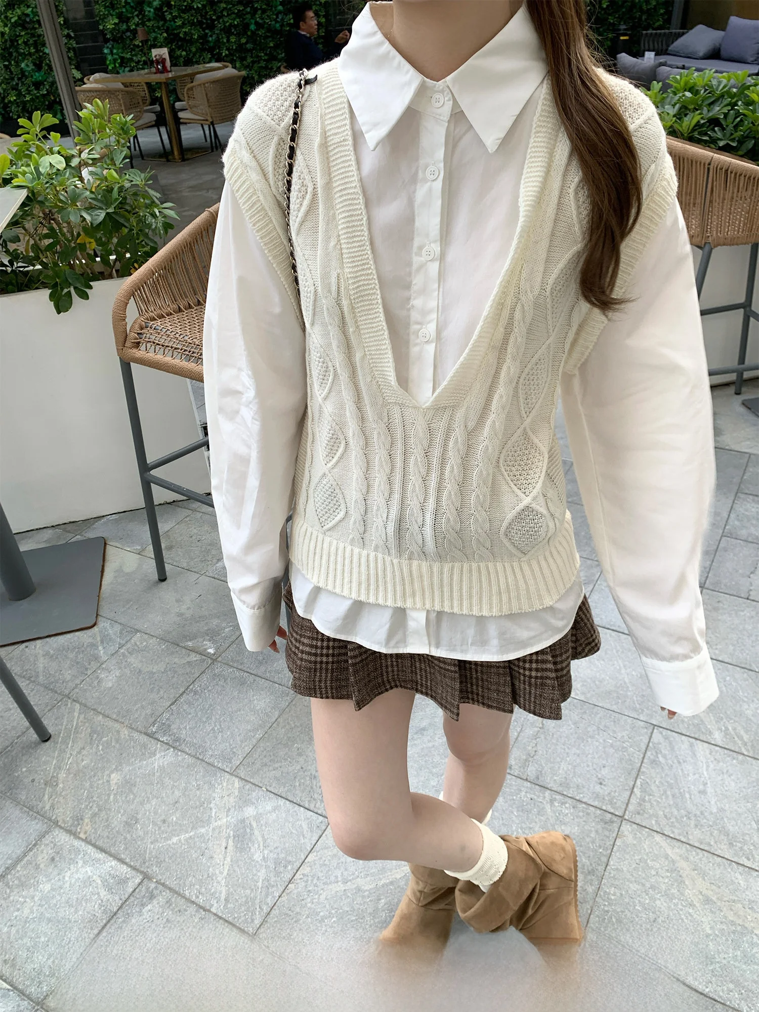 

Korean Sle Knitted V-Ne Twist Fake Two-Piece irt Women's Spring 2026 New Faion Straight Cut Long Sve Ne Top