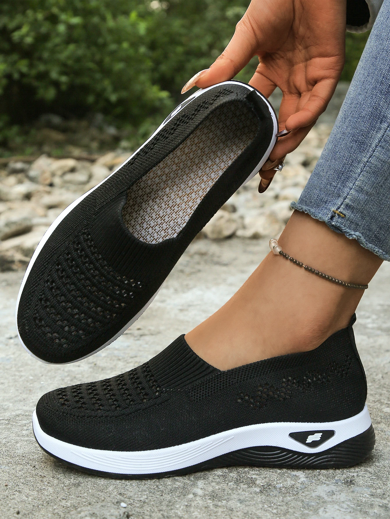 2026 Sommer Damen Leichte Bequeme Atmungsaktive Lässige Ausgehöhlte Slip-On Wanderschuhe – Detail 12