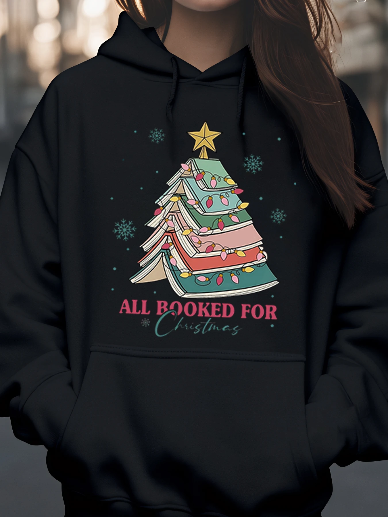 Bluza z nadrukiem choinki i stosu książek, świąteczny prezent dla miłośniczek książek, dla kobiet